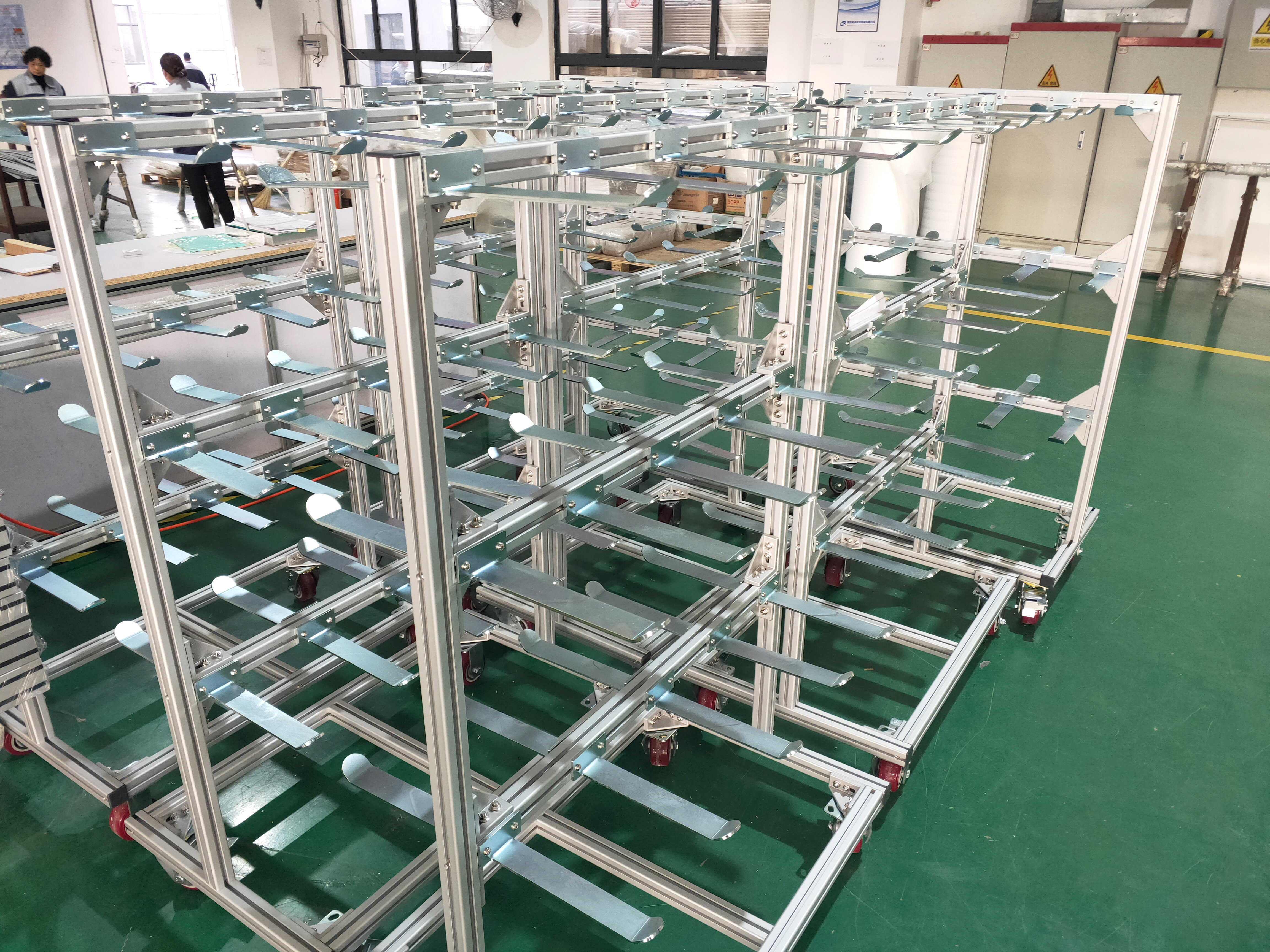型材架屬于半成品，可變成各式成品